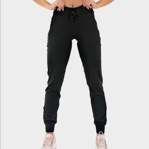 Balance athletica jogger from Aura collection